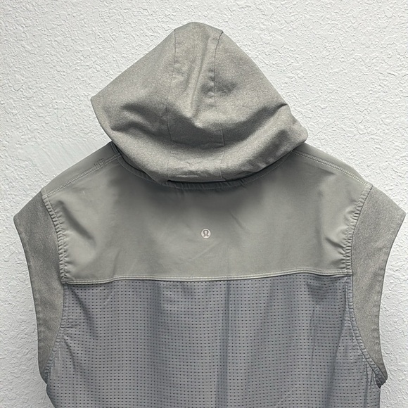 Lululemon M’s Sz L Stealth Hooded Sleeveless
Heathered Battleship. Exclt Cndtn - Picture 9 of 12